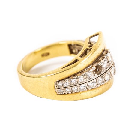 ANELLO in oro giallo e bianco 18 KT con brillanti