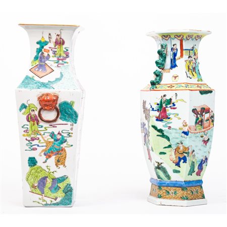 DUE VASI IN PORCELLANA