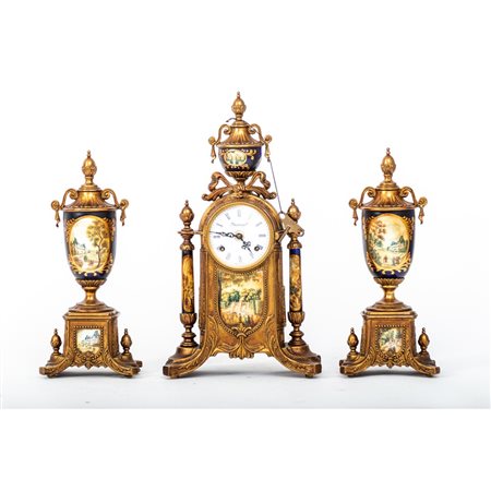 TRITTICO composto da orologio e due potiche