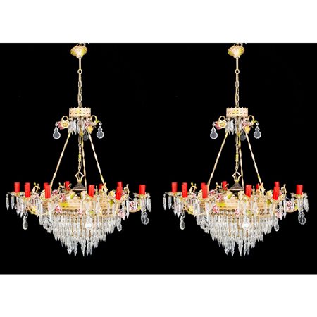 COPPIA LAMPADARI a quattordici luci in ferro laccato