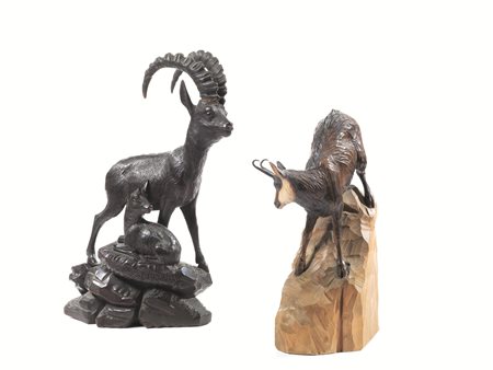 Scultura, firmata P.Pfeifhofer 1986, in legno intagliato a camoscio, alt. cm...