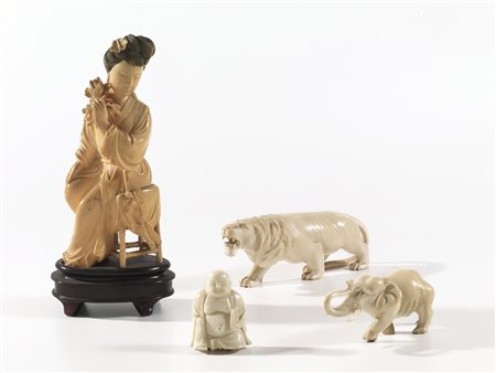 Intaglio, Cina, sec. XIX, in avorio raffigurante Guanyn seduta su un...