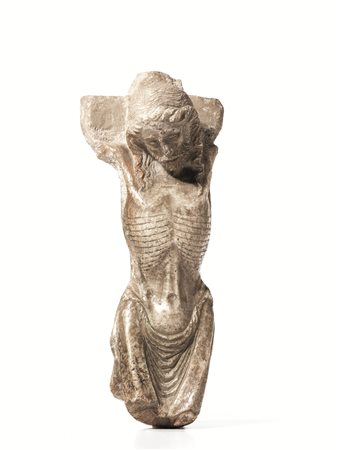 Frammento di Crocefisso, in marmo scolpito, alt. cm 24 &nbsp;
