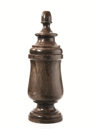 Contenitore, sec.XVIII, di forma cilindrica in legno tornito, alt. cm 92