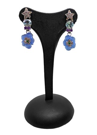 Orecchini pendenti fiori con smeraldi e brillanti