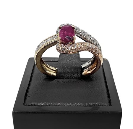 Anello con rubino naturale