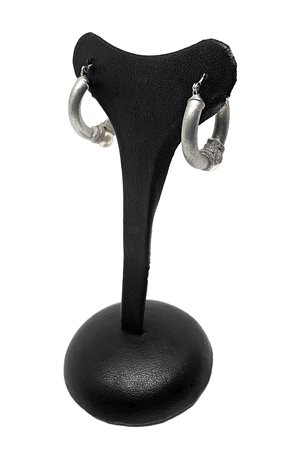 Orecchini in oro a cerchio , 20°  secolo