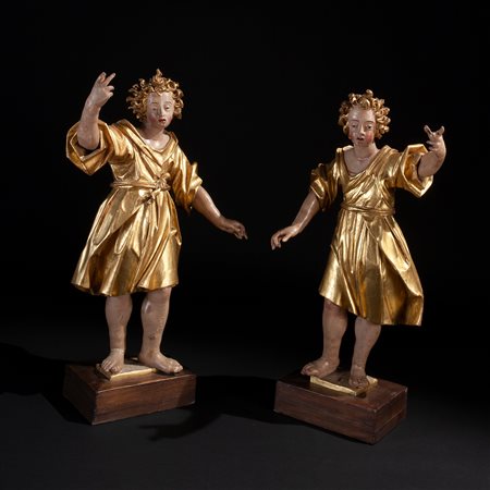 Coppia di grandi angeli d'altare intagliati, Veneto XVII secolo