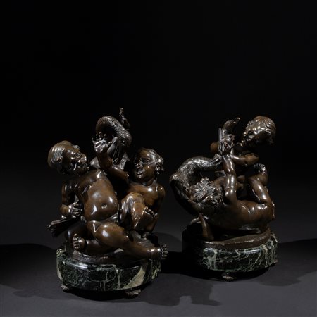 Clodion (Nancy 1738 - Parigi 1814), Coppia di bronzi raffiguranti putti che giocano con dei cigni