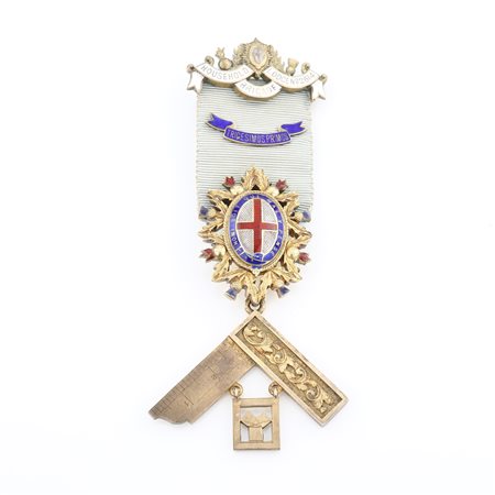 Distintivo con coccarda e spilla in argento dorato del Household Brigade Lodge n° 2614 per il Trigesimus Primus