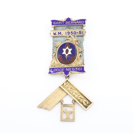 Distintivo con coccarda e spilla del Saint Bernard Lodge n° 5361 in argento dorato e smalti