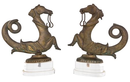 Coppia di antichi fregi tradizionali per gondola in ottone