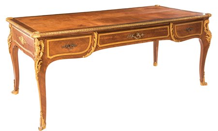 Bureau plat Luigi XV in bois de rose, Francia, fine del XIX secolo