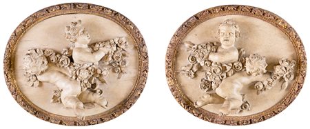 Coppia di altorilievi ovali in legno scolpito, Francia, XVIII secolo
