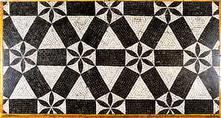 Antico piano in mosaico bianco/nero, Roma, XVII secolo
