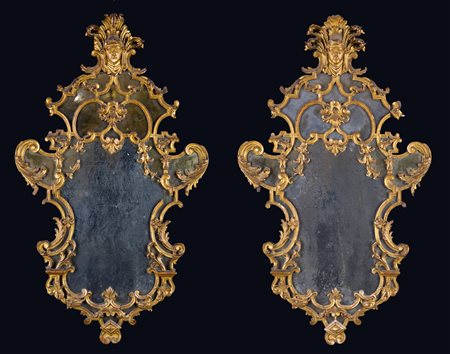Coppia di specchiere in legno dorato, XVIII secolo