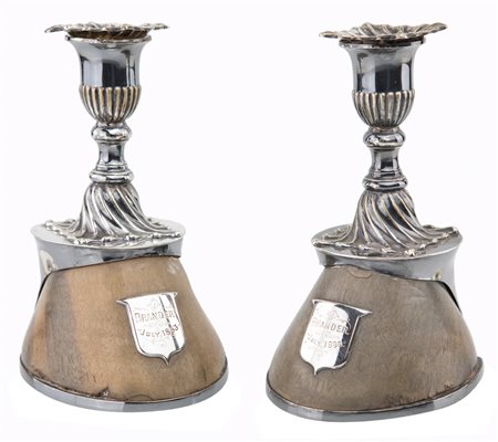 Coppia di candelieri in argento su zoccolo di cavallo, Inghilterra, fine del XIX secolo