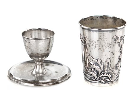 Bicchierino e portauovo in argento