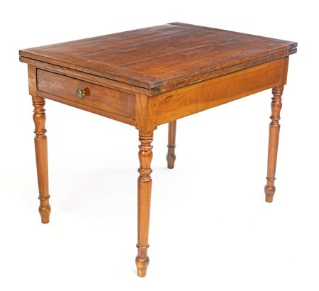 Tavolo in noce, fine del XIX/inizi XX secolo