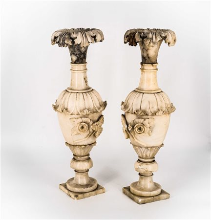 Coppia di vasi a balaustro