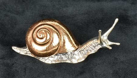 FERMACARTE in metallo argentato raffigurante una chiocciola Italia, anni '60 cm 8