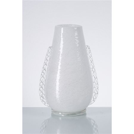 ERCOLE BAROVIER, Vaso in vetro pulegoso lattimo