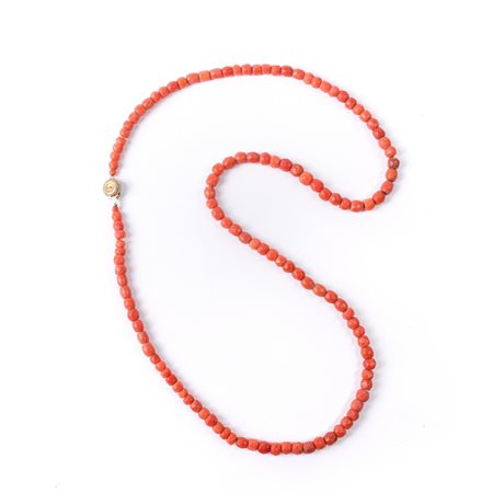 COLLANA di corallo sfaccettato, susta in argento
