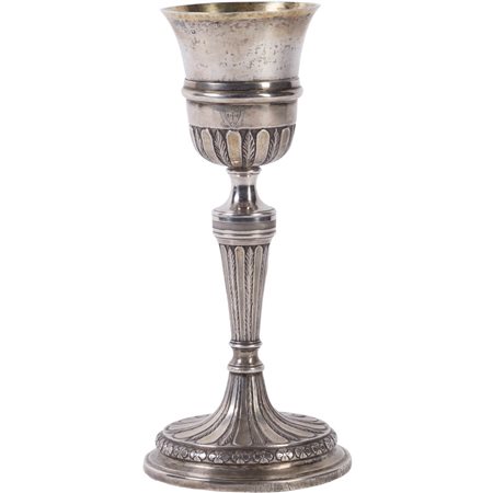 CALICE in argento sbalzato, coppa in argento vermeil