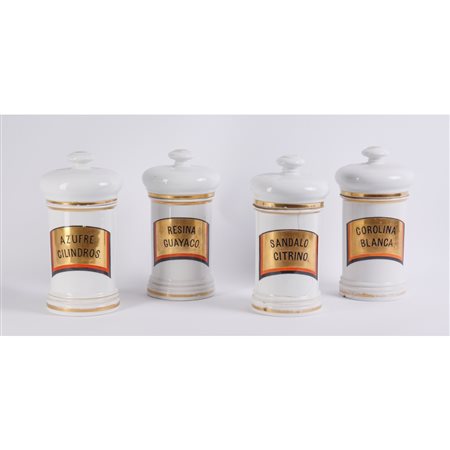 QUATTRO VASI da farmacia in porcellana bianca