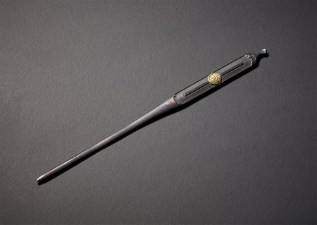  Arte Cinese - Pinza per capelli in ottone 
Cina, XX secolo .