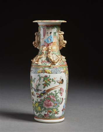  Arte Cinese - Vaso in porcellana Canton
Cina, inizio XX secolo .