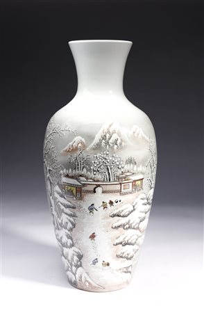  Arte Cinese - Vaso in porcellana dipinta con paesaggio innevato
Cina, periodo Repubblica.