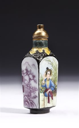  Arte Cinese - Tabacchiera in porcellana su sfondo nero
Cina, periodo Repubblica .