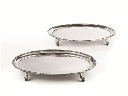 Vassoio ovale, Venezia, sec. XIX, in argento bordo a cordonetto, quattro...