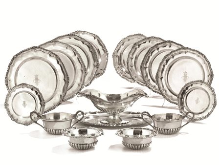 Servito da tavola, firmato Settepassi, in argento sterling, composto di...