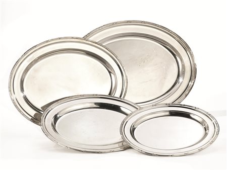 Quattro vassoi in gradazione, Inghilterra, Walker &amp; Hall, in metallo...