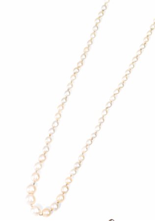 Collana in perle naturali, oro bianco, rose di diamanti e smeraldo, corredata...