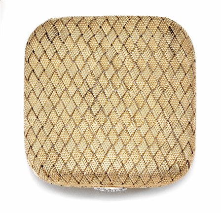 Portacipria in oro giallo e diamantidi forma quadrata con angoli stondati, in...