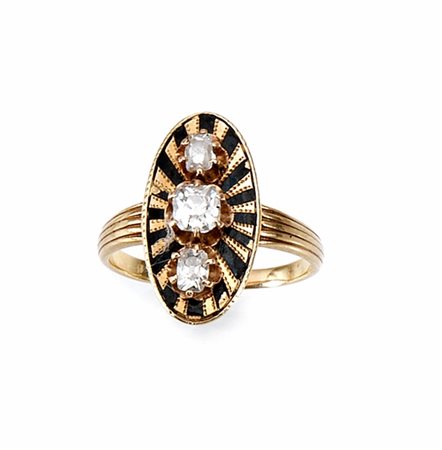 Anello, sec. XIX, in oro rosa, smalto e diamantidisegnato come uno scudo...