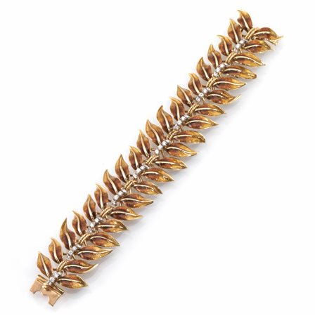 Bracciale, anni '50, in oro rosa, smalti e diamantirealizzato ad una fila di...