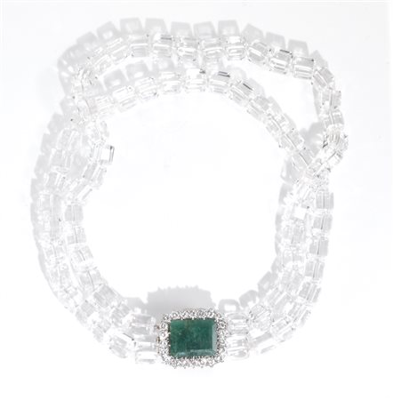 Collana in cristallo di rocca, oro bianco, smeraldo e diamantirealizzata a...