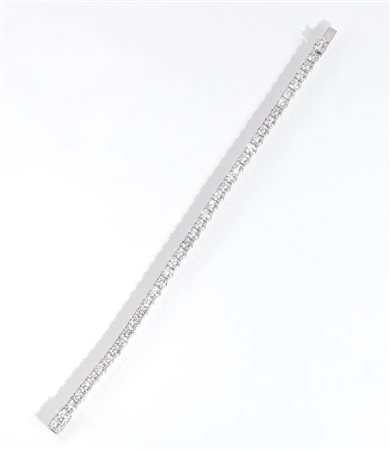 Bracciale tennis in oro bianco e diamantirealizzato ad una fila di quarantuno...