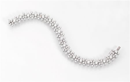 Bracciale in oro bianco e diamantirealizzato ad una fila di elementi...