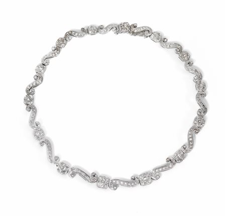 Collana girocollo in oro bianco e diamantimontatura semirigida eseguita come...