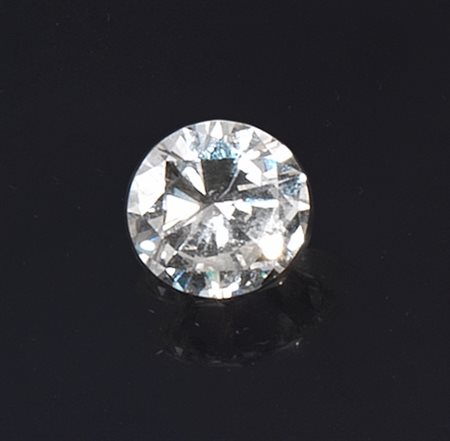 Diamante taglio brillante di ct 4,67colore J, purezza VS1. Il brillante è...