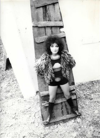 MARCELLA BELLA gelatina ai sali d'argento, cm 30,5x24,5 sul retro: scritto a...