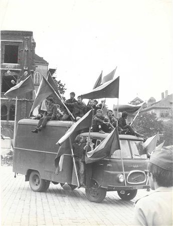 RIVOLUZIONE CECOSLOVACCA gelatina ai sali d'argento, cm 24x18