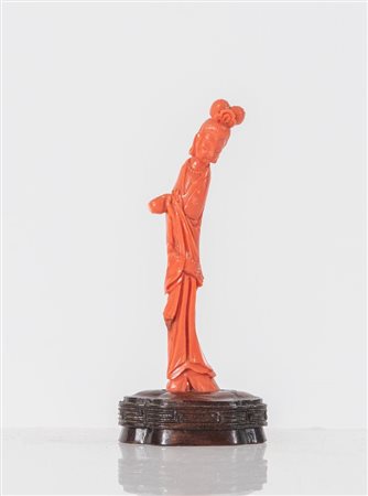 Scultura in corallo Momo o Cerasuolo (Coralium Elatius) raffigurante una...