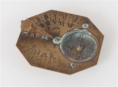 Orologio solare in bronzo. Fine del XVII secolo - inizi del XVIII secolo. Cm...