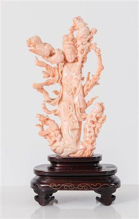 Grande scultura in corallo Bokè o Pelle d'Angelo (Corallium Secundum)...